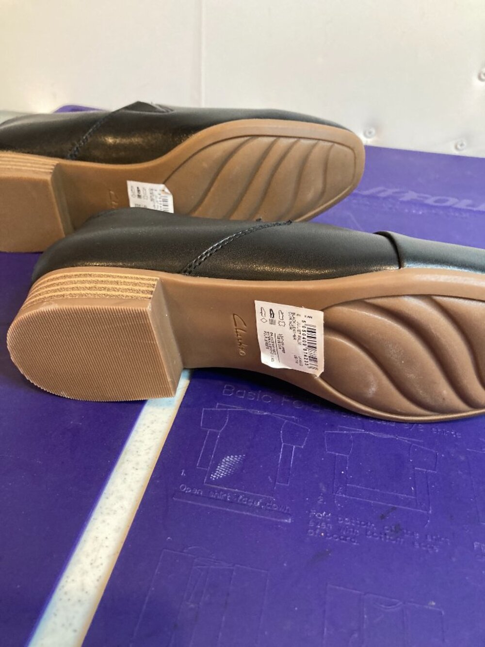 CLARKS COLLECTION LEATHER SLIP ON WOMENS SIZE 7 - Picture 3 of 7